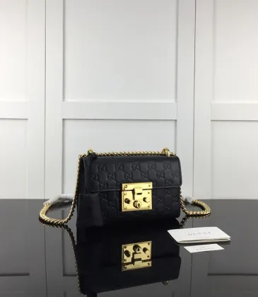 Brand G Embossed Leather Chain Crossbody Bag 409487 | W20×H15×D7cm #B69316