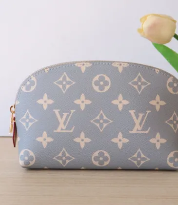 Louis Vuitton Leather Makeup Bags Pochette Cosmétique #A52107 Louis Vuitton Leather Makeup Bags Pochette Cosmétique #A52107