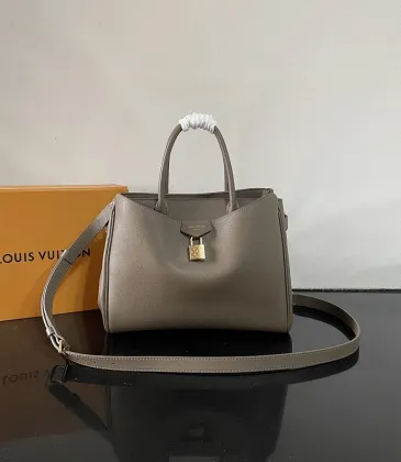 M26502 Original Version Vendôme PM Handbag - Soft Calfskin, Gold Lock, Adjustable Strap (Size: 28.5x22x14.5cm) #A59487 M26502 Original Version Vendôme PM Handbag - Soft Calfskin, Gold Lock, Adjustable Strap (Size: 28.5x22x14.5cm) #A59487