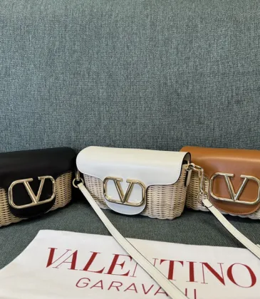 Valentino Garavani VLogo Signature Wicker - Leather Crossbody Bags in Assorted Colors size:21×10×6cm #A53898 Valentino Garavani VLogo Signature Wicker - Leather Crossbody Bags in Assorted Colors size:21×10×6cm #A53898