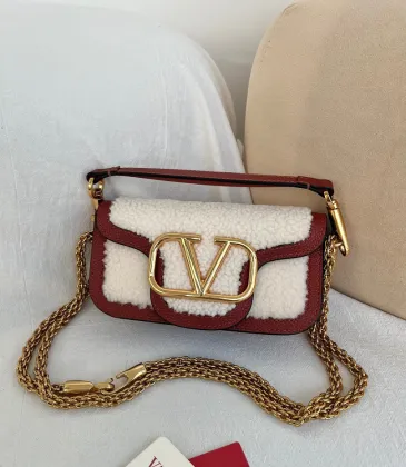 Valentino MINI LOC Shearling & Leather Crossbody Bag 20×11×5cm #A65017 Valentino MINI LOC Shearling & Leather Crossbody Bag 20×11×5cm #A65017