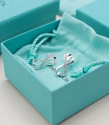 Tiffany Designer Style earrings and original box #A65181 Tiffany Designer Style earrings and original box #A65181