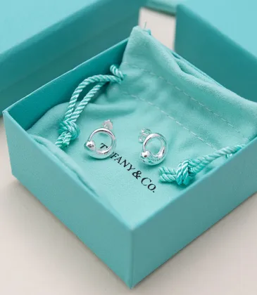 Tiffany Designer Style earrings and original box #A65185 Tiffany Designer Style earrings and original box #A65185
