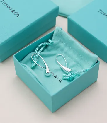 Tiffany Designer Style earrings and original box #A65186 Tiffany Designer Style earrings and original box #A65186