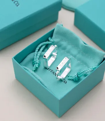 Tiffany Designer Style earrings and original box #A65190 Tiffany Designer Style earrings and original box #A65190