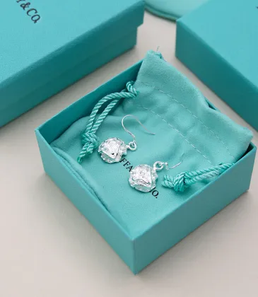Tiffany Designer Style earrings and original box #A65191 Tiffany Designer Style earrings and original box #A65191