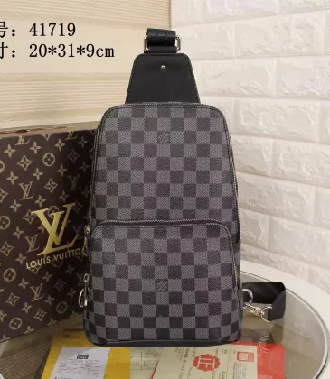 Louis Vuitton AAA+ Men's Messenger Bags #835202 Louis Vuitton AAA+ Men's Messenger Bags #835202